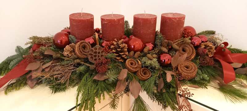 Weihnachtsgesteck mit 4 Kerzen
